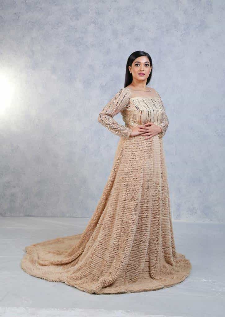 Beautiful Clicks of Pakistani Actresses Wearing Maxi Dresses