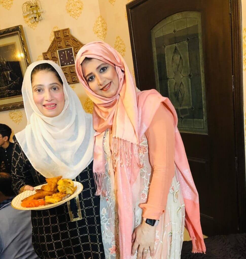 In Pics Areeba Habib: Attends Umer Sharif’s Iftar Party