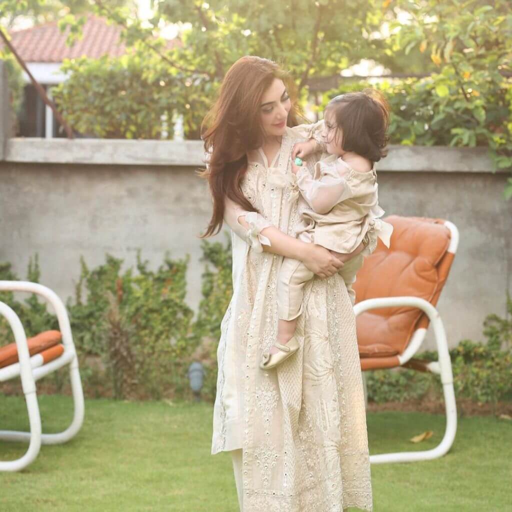 Ayesha Khan And Major Uqbah Eid ul Fitr Pictures With Daughter Mahnoor