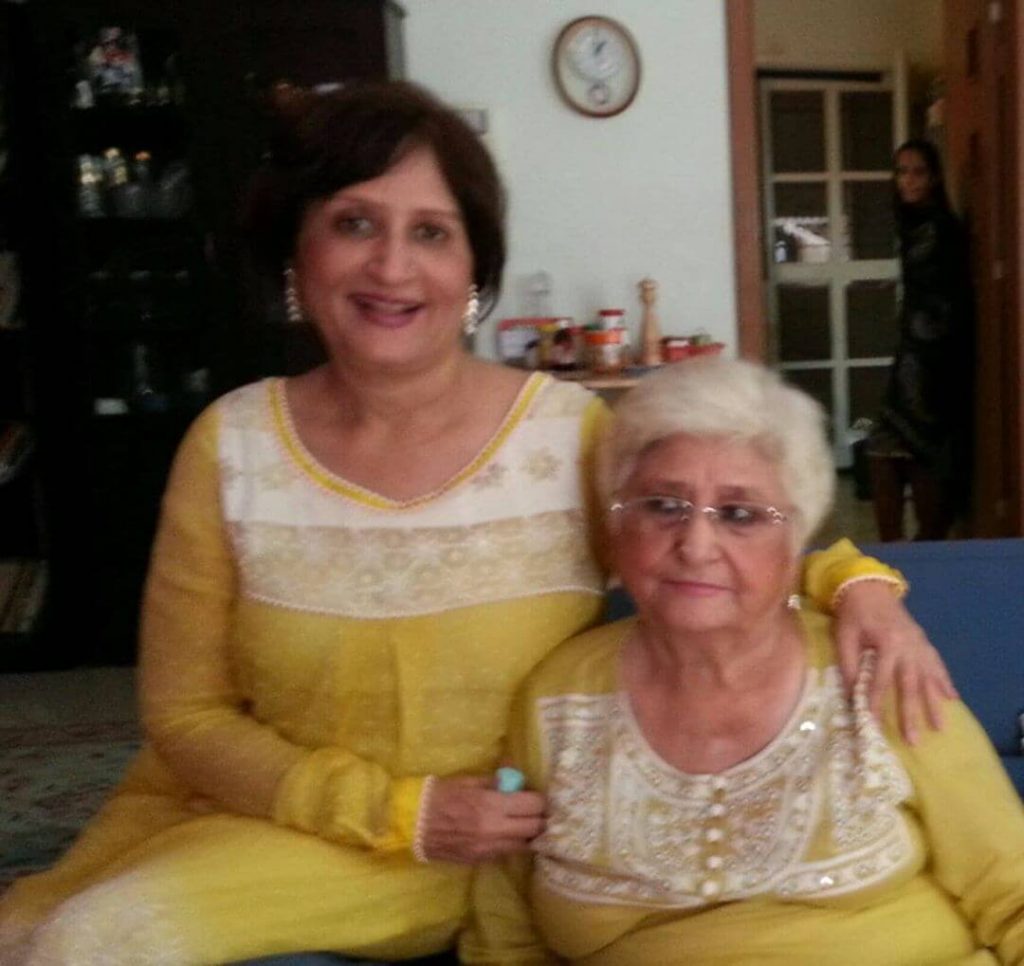 Bushra Ansari And Asma Abbas Sister Mother Passed Away
