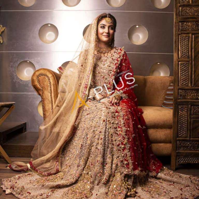 Hiba Bukhari Looking So Royal In Her Latest Bridal Photoshoot