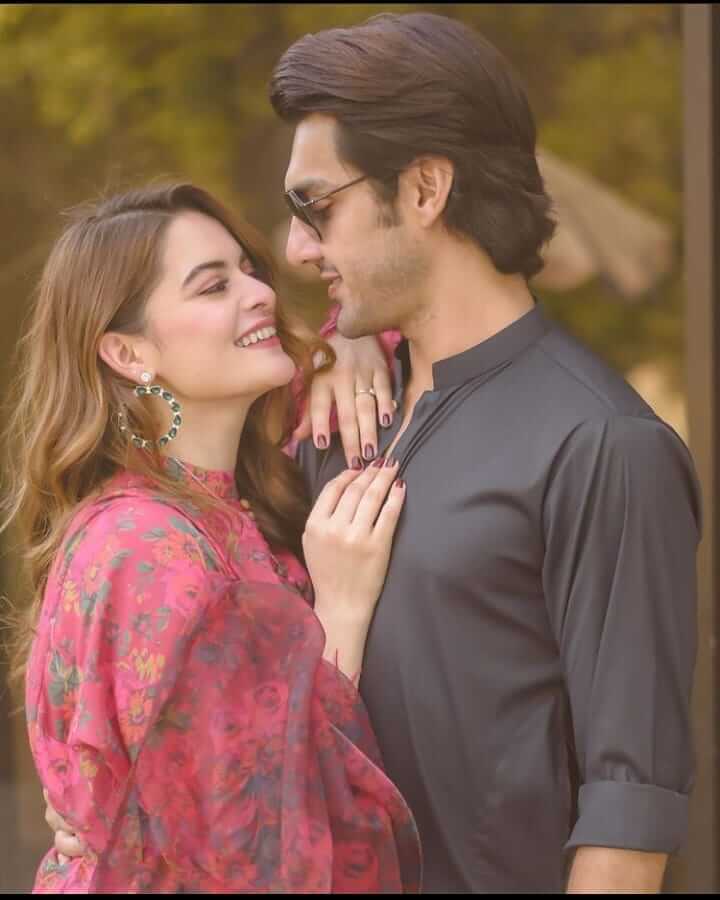 Beautiful Pictures of Minal Khan’s Engagement With Her Family