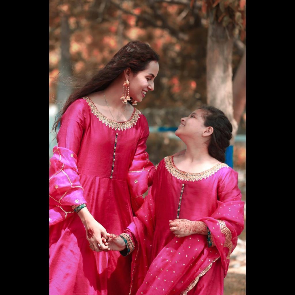 Beautiful Pictures of Nimra Khan Celebrating Eid With her Younger Sister Wearing The Same Dress