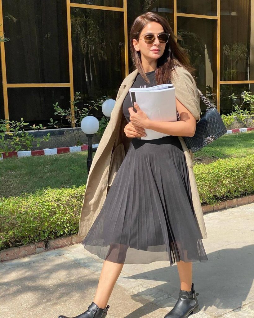 Saba Qamar Some New Adorable Clicks In Bold Dress
