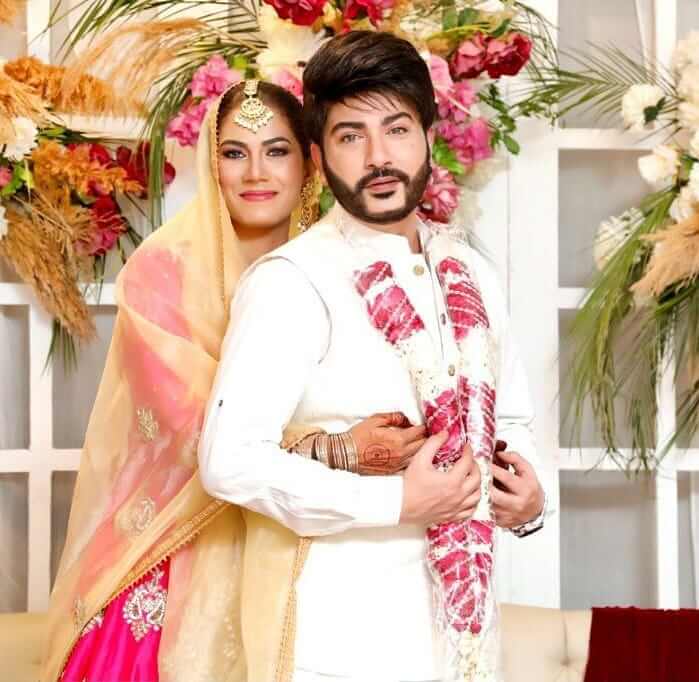 Akif Ilyas Wedding Pictures With His Wife