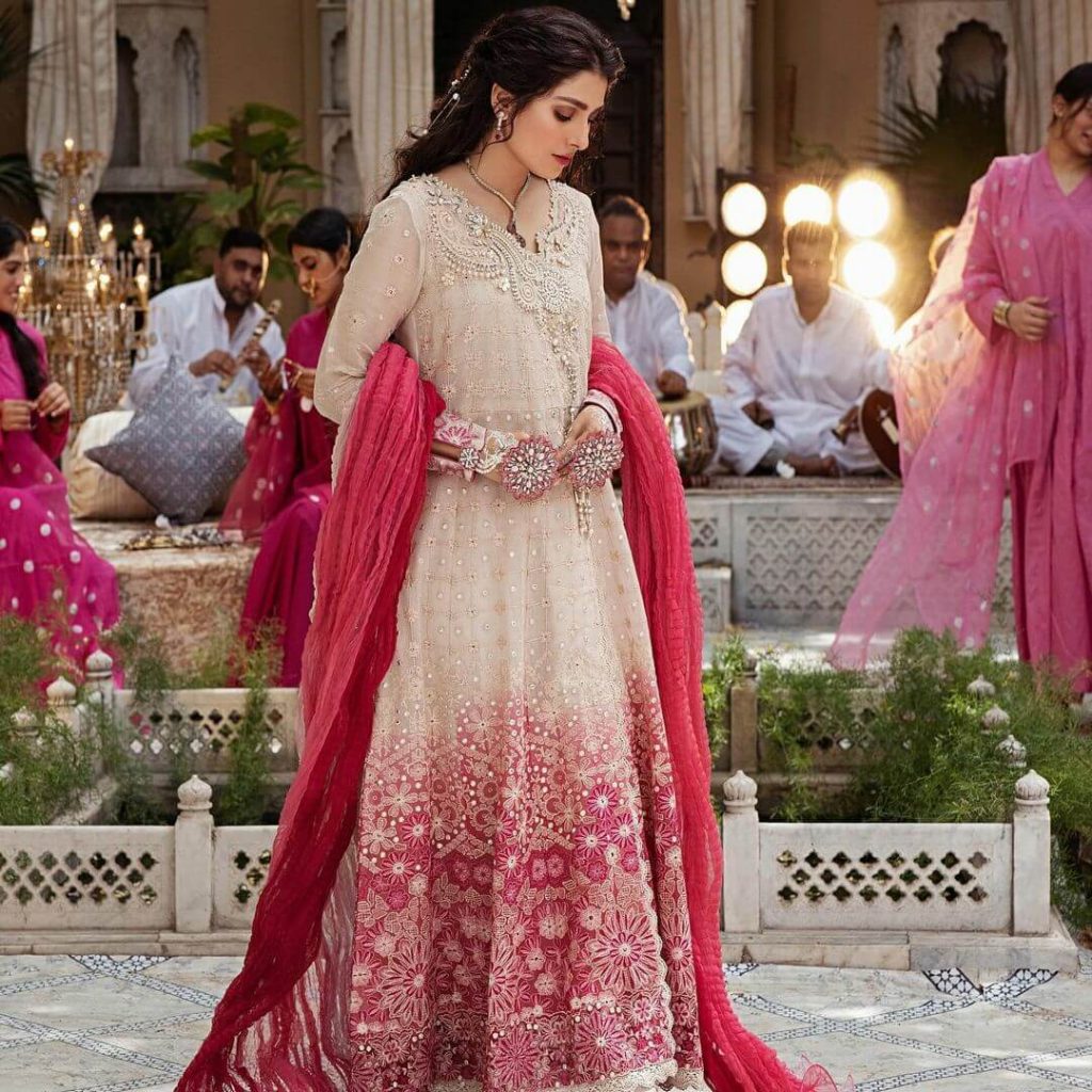 Actress Ayeza Khan Latest Photoshoot For Mushq Clothing Brand