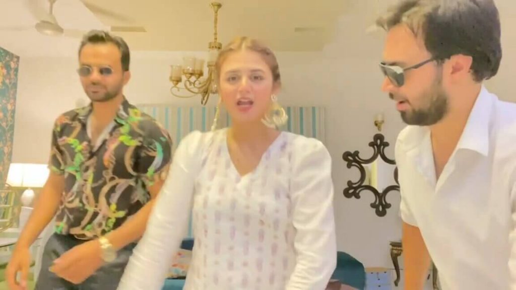 Hira Mani Shared Funny Dance Video With Her Brothers At Home