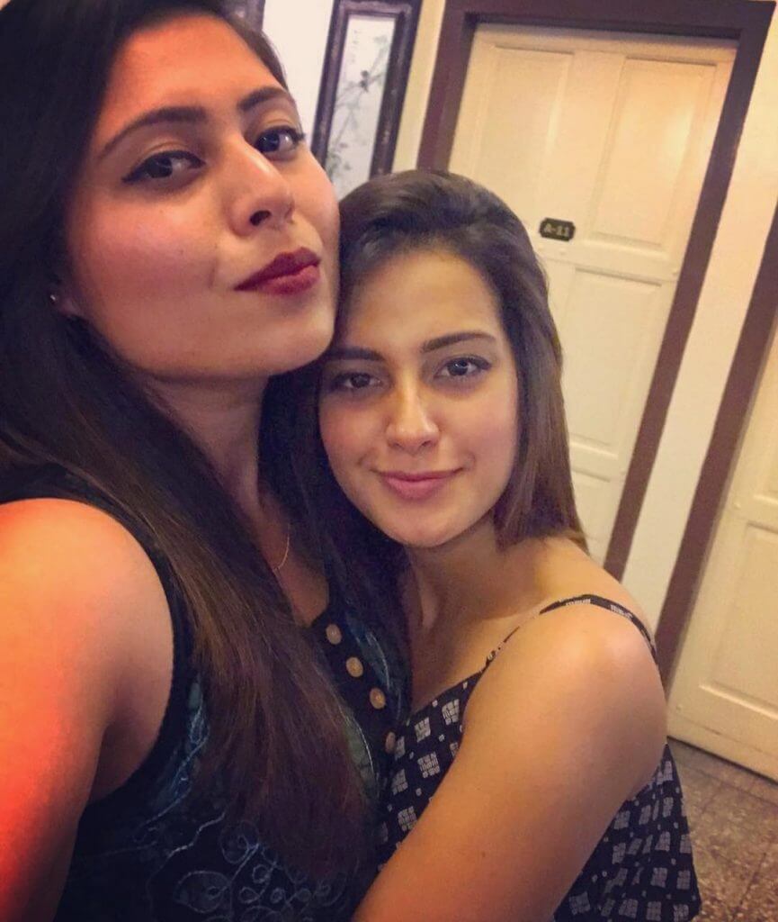 Iqra Aziz Latest Beautiful Pictures With Her Sister Sidra Aziz From USA