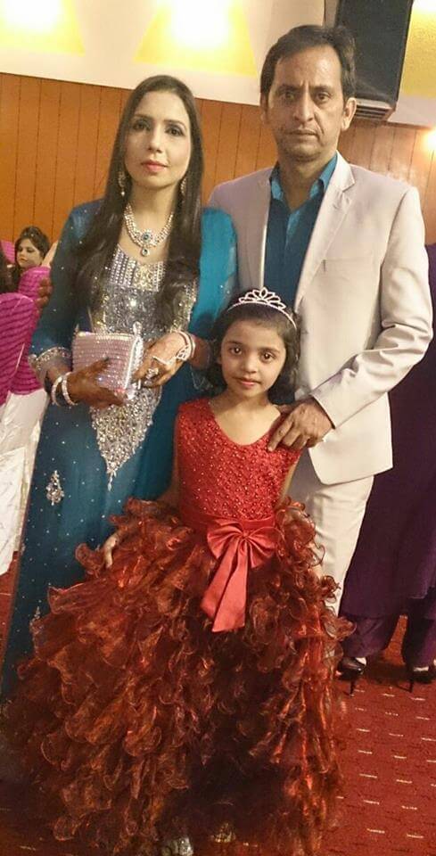 Saleem Mairaj New Adorable Clicks With His Family