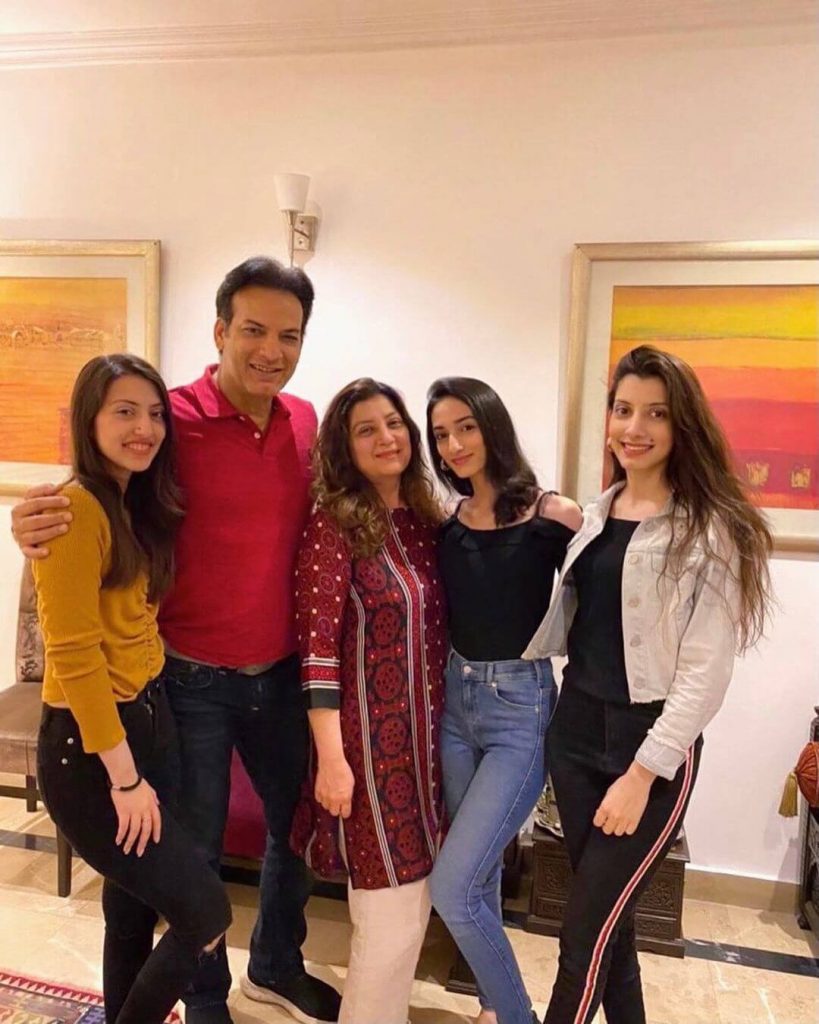 Saleem Sheikh New Adorable Clicks With His Family