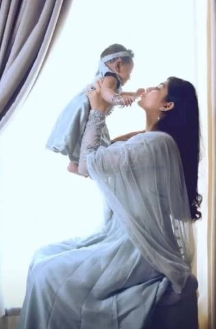 Sanam Baloch Latest Beautiful Pictures With Her Daughter Amira
