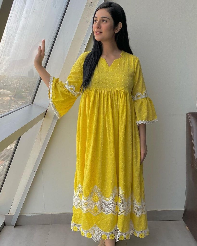 Sarah Khan Latest Beautiful Pictures From Her Instagram