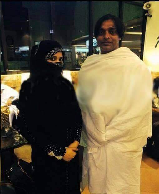 Shoaib Akhtar Latest Beautiful Pictures With His Wife Rubab Khan