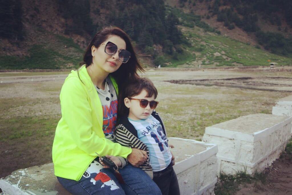 Fatima Effendi Vacationing With Family In Northern Areas Of Pakistan
