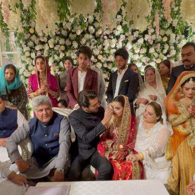 Aiman Khan gets emotional remembering her late father on sister's wedding