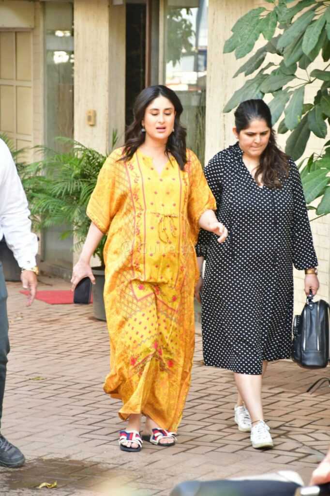Beautiful Pictures of Ayeza Khan And Kareena Kapoor Wearing Same Dress