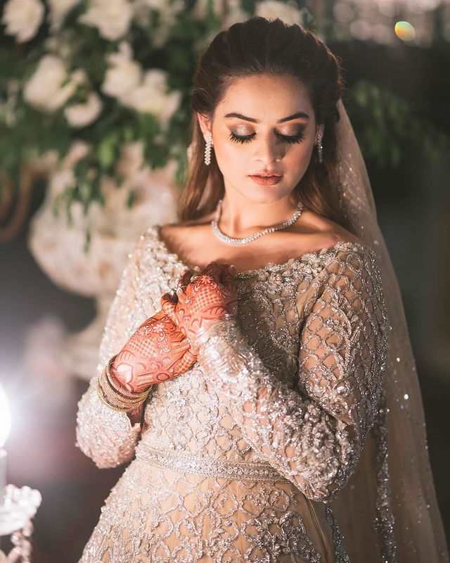 Minal Khan Walima Pictures With Her Husband Ahsan Mohsin Ikram