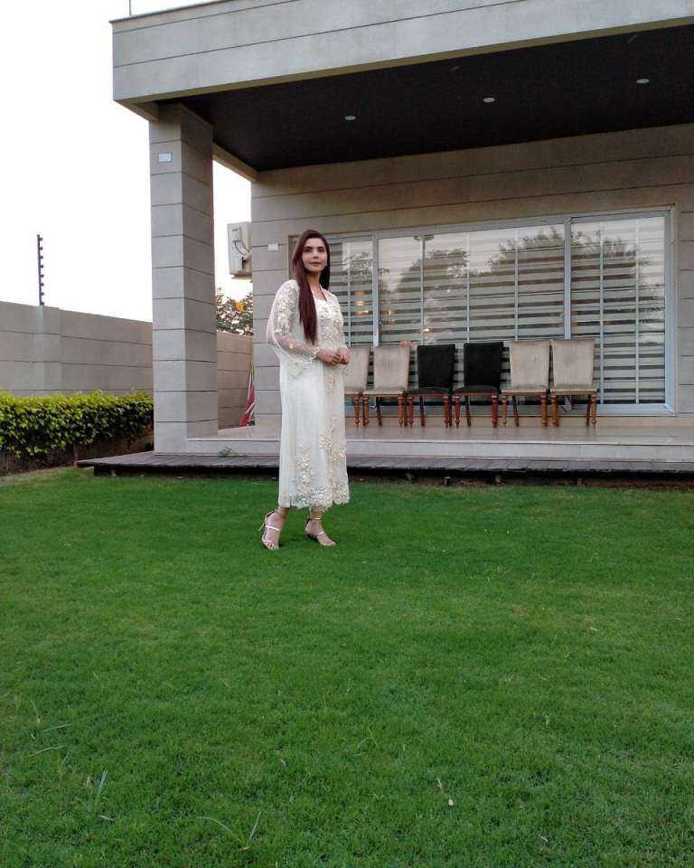 Beautiful Pictures of Nida Yasir Decorates Her New House