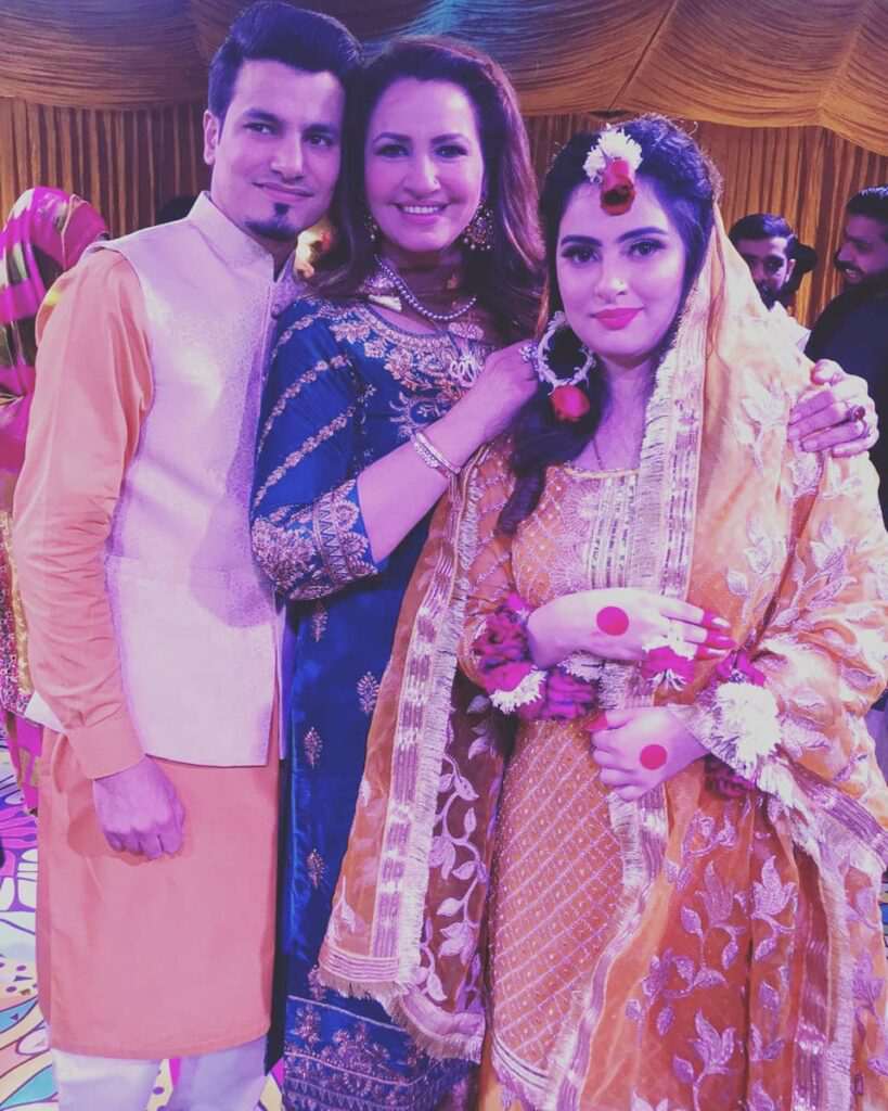 Saba Faisal With Her Family At Recent Family Wedding
