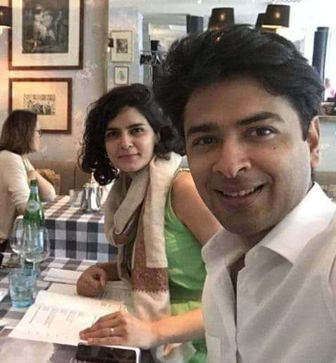 Latest Pictures of Shehzad Roy With His Wife