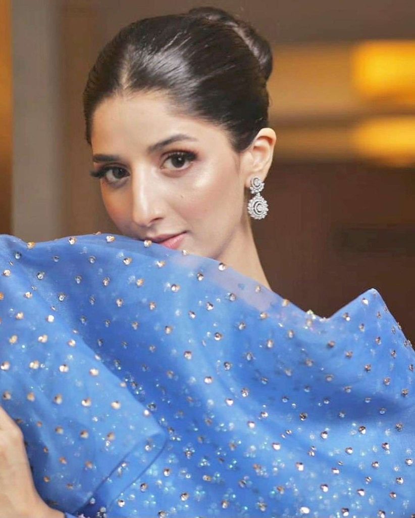 Mawra Hocane attends awards show with fiance Ameer
