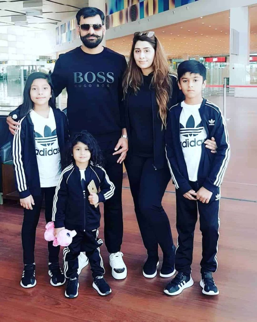 Photo: Mohammad Hafeez snapped with wife Nazia and daughter