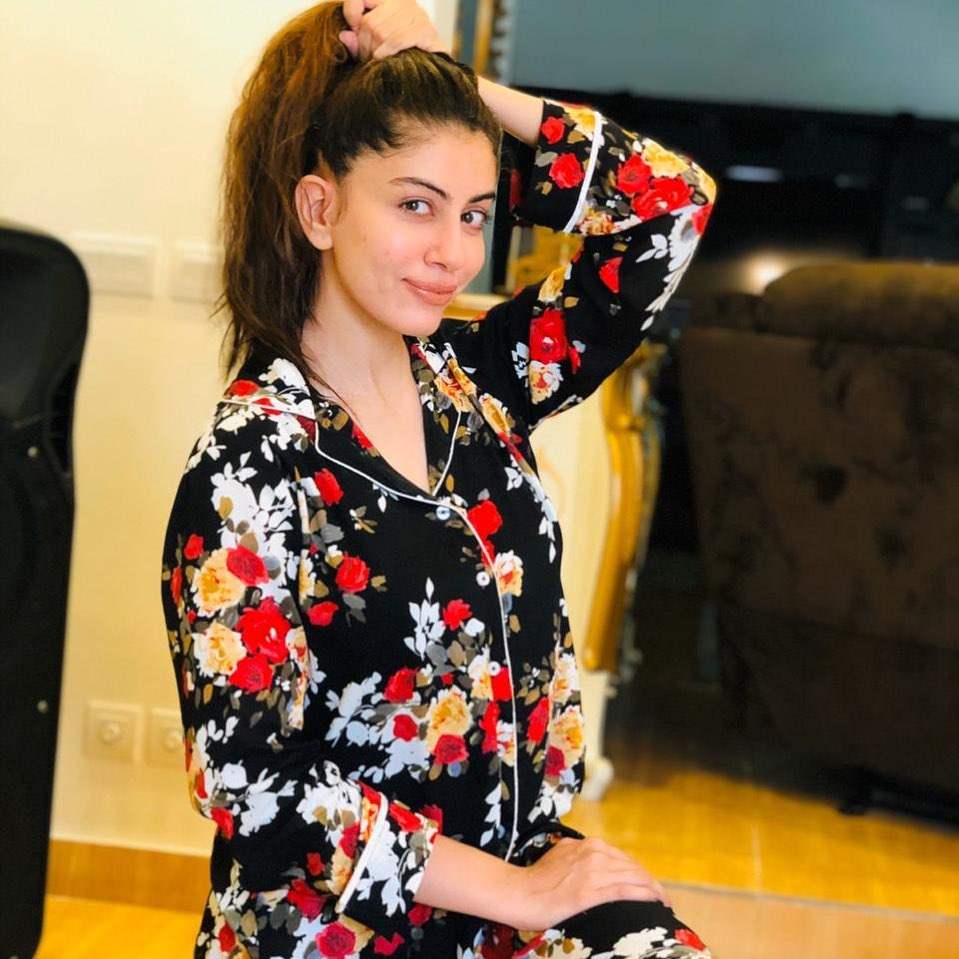 Saba Faisal and daughter look adorable in matching outfits