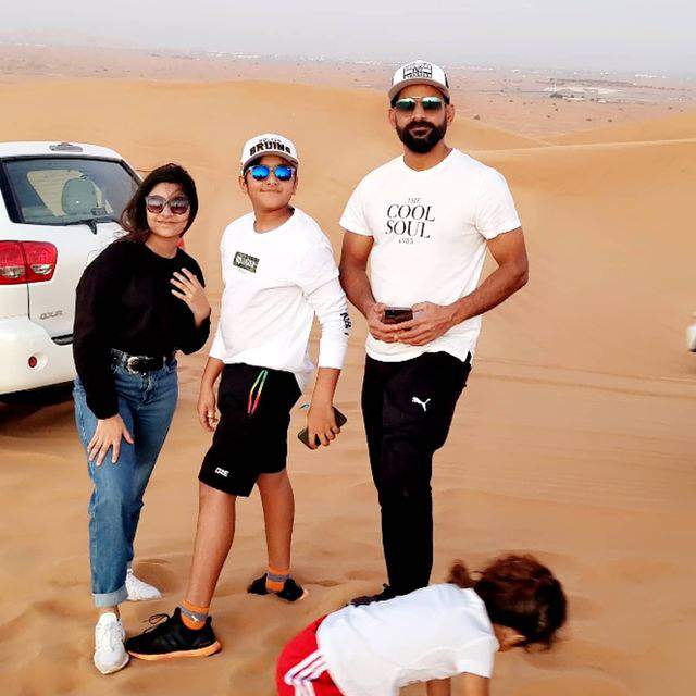 Mohammad Hafeez and wife Nazia have amazing time in Dubai Desert