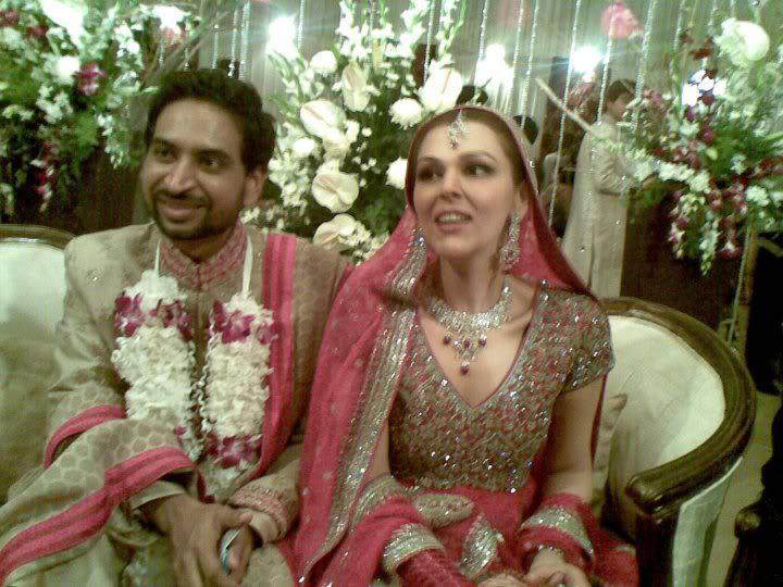 Anchor Sana Bucha Captivating Wedding Pictures