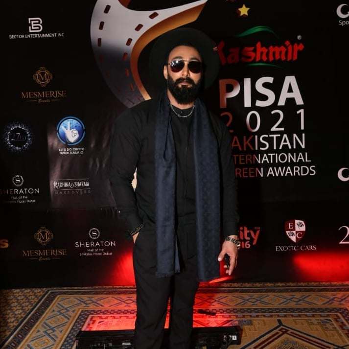 The Stunner Sana Javed With Husband Umair Jaswal At PISA Awards
