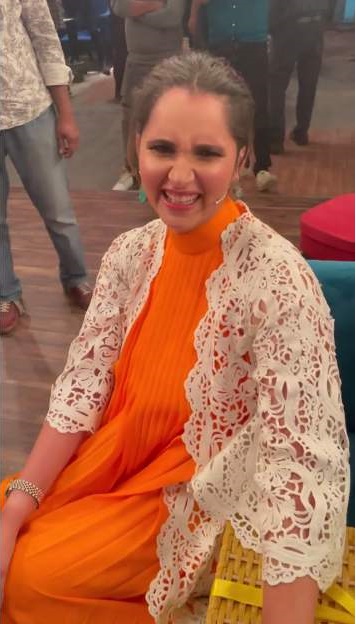 Sania Mirza gets Angry On Reporter For Asking Stupid Question Amusing BTS From Ahsan Khan Show