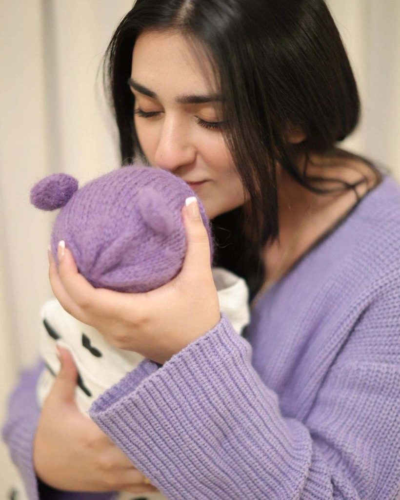 Sarah Khan shares picture of her daughter as Alyana makes social media debut - See pic