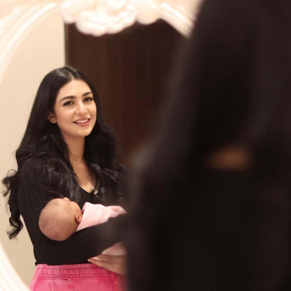 Sarah Khan shares picture of her daughter as Alyana makes social media debut - See pic