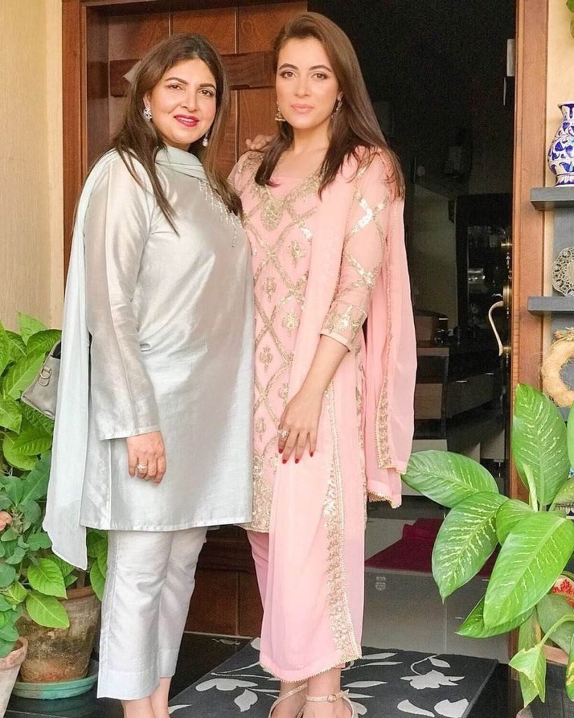 Shagufta Ejaz’s Capricious Pictures With Daughters 