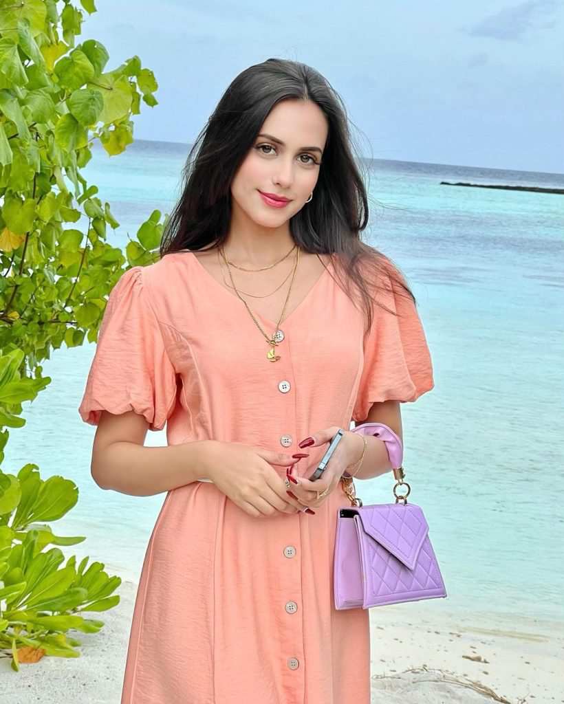 See where Shahveer and Ayesha are honeymooning in Maldives