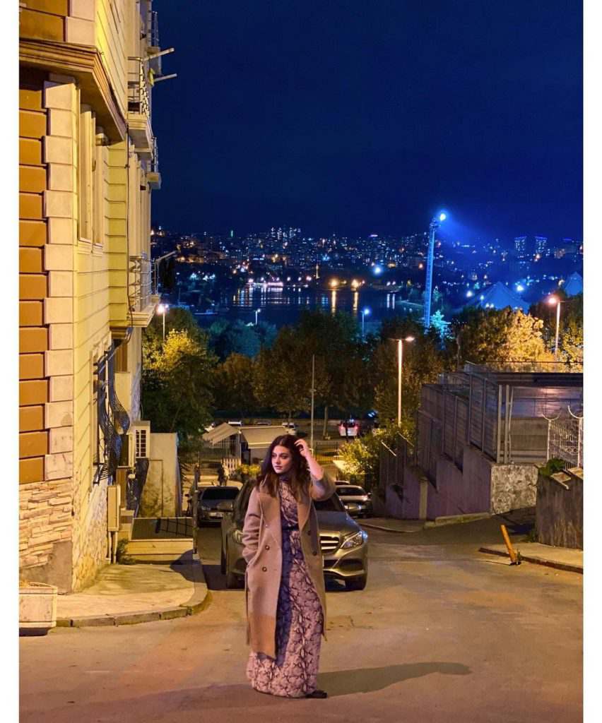 Zara Noor Abbas Leaves Fans In Awe With Her Exquisite Pictures From Turkey