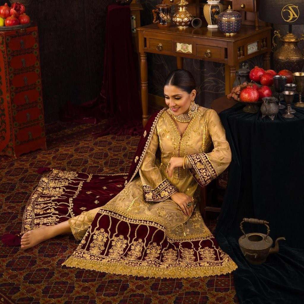 Ayeza Khan’s Another Enthralling Shoot For Zainab Chottani’s Unstitched Velvet Collection’21  