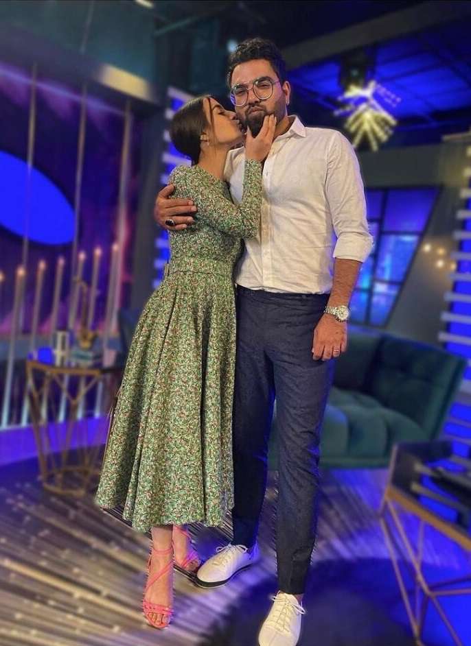 Iqra Aziz And Yair Hussain’s Humorous Anniversary Wishes Are Purely Giving Us Couple Goals