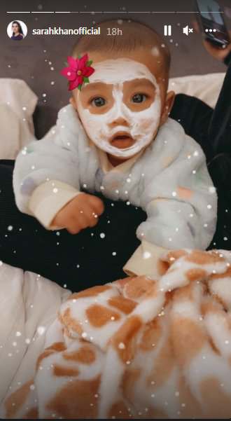 Sarah Khan put a whitening face mask on her daughter Alyana's face, looks like a 'Manobilli'