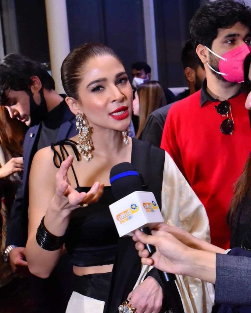 Ayesha Omar Attends 'Javed Iqbal' Film Premiere With Her Mother In Western Attire