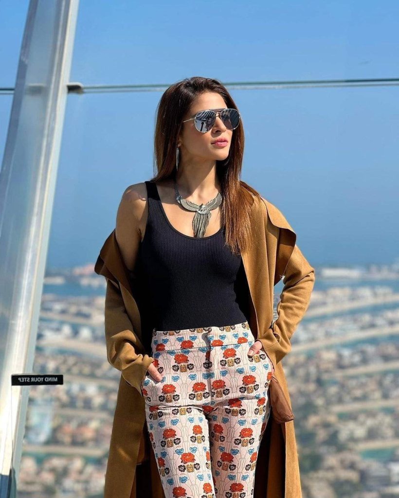 Ayesha Omar Is Looking Extremely On Fleek, Voguish Pictures From Vacations Are Winning Internet