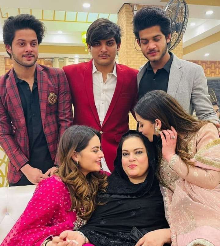 Watch Video: Minal Khan Claims She Married Ahsan For His Wealth