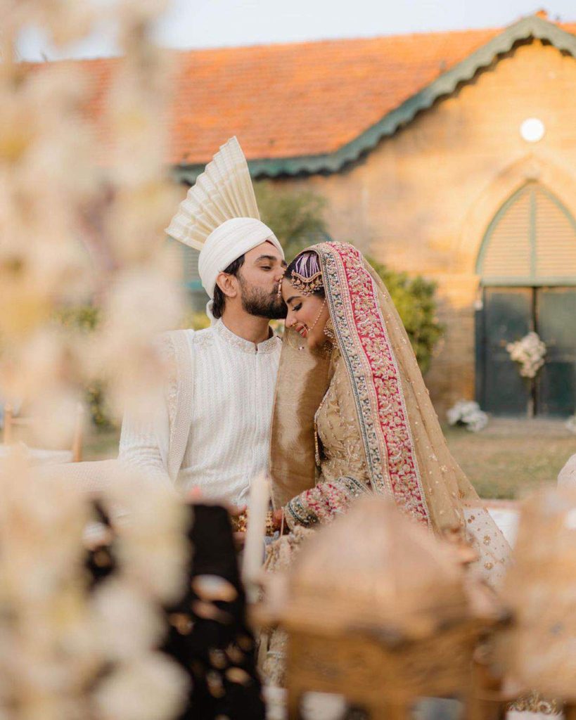 Saboor Aly shares pictures from her dreamy wedding ceremony and we just cannot take our eyes off her!