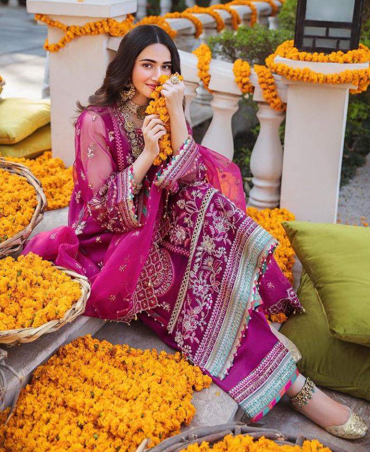 Sana Javed Looks Regal In Her Latest Shoot For Brand Qalamkar