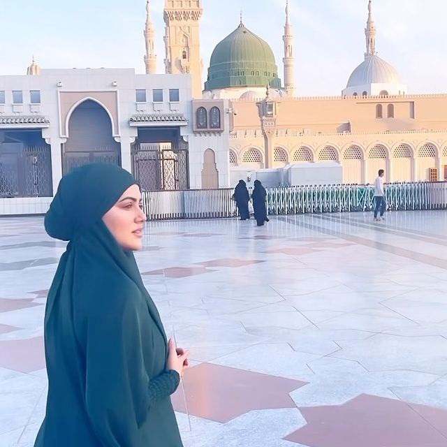 Soulful Pictures Of Sana Khan From Her Spiritual Journey Of Umrah