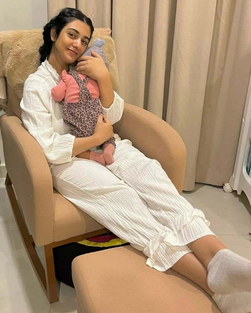 Sarah Khan's 'Like Mother, Like Daughter' Pic with Falak Shabir is the Best Thing Today