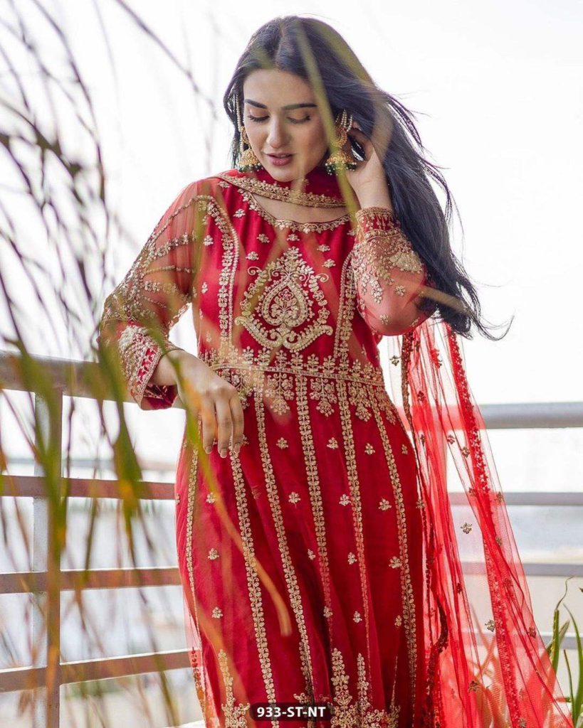 Sarah Khan's Bewitching Look In Red Pishwas Is Leaving Us In Awe Inspired Mood