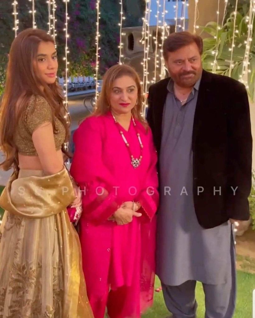 Rubina Ashraf’s Daughter Minna Tariq’s Wedding Ceremony Brings Out Shabir Jan’s 'Muni Badnam' Talent