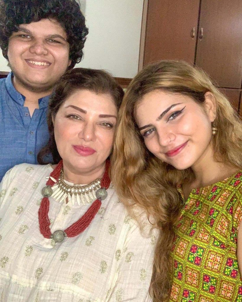 Insight Into Shaheen Khan’s Adorable Family