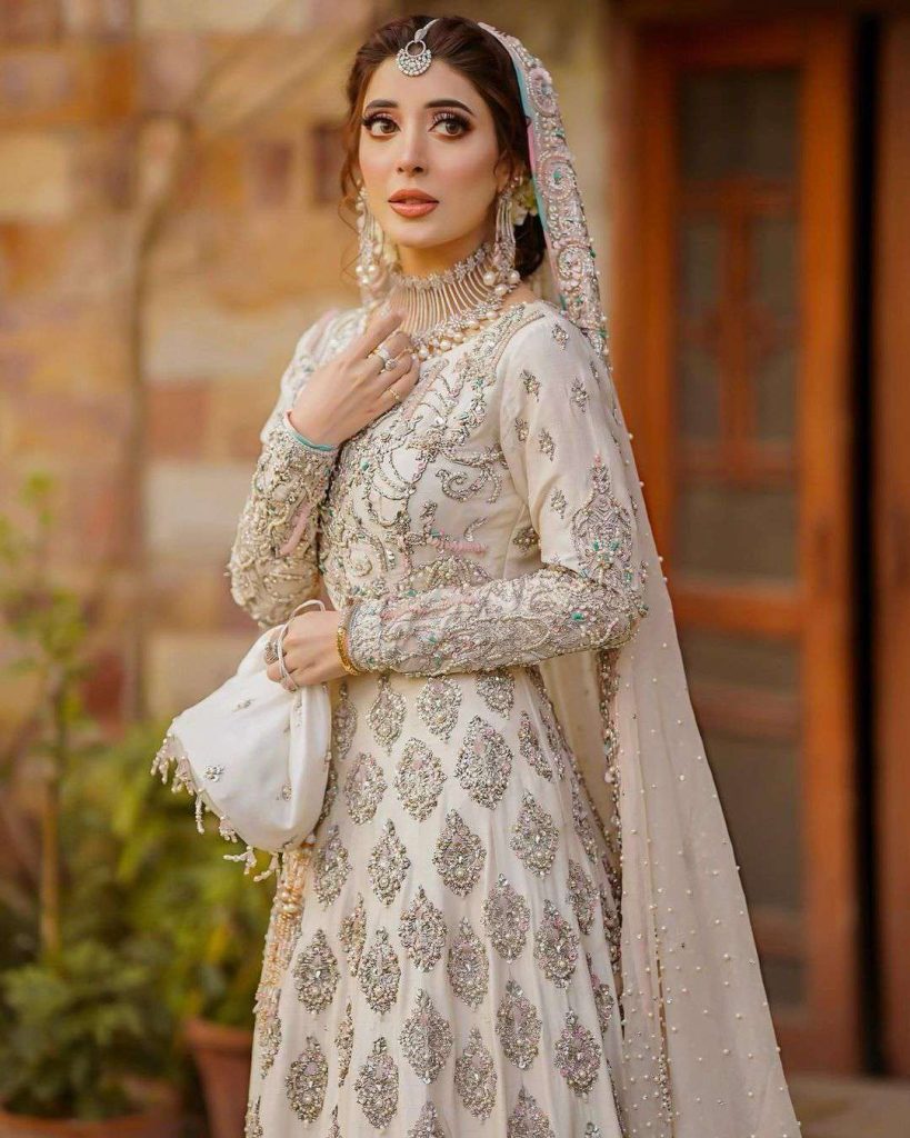 Urwa Hocane became a princess in her new bridal photoshoot